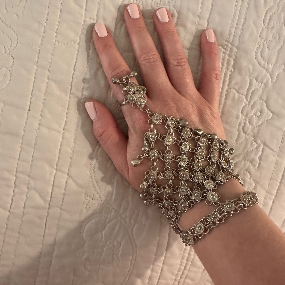 Hand chain - silver - NWOT